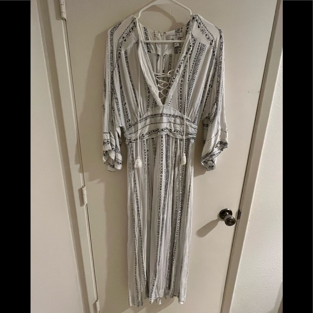 Bohemian Bell Sleeve Tie Dress by Forever 21 Contemporary White/black print